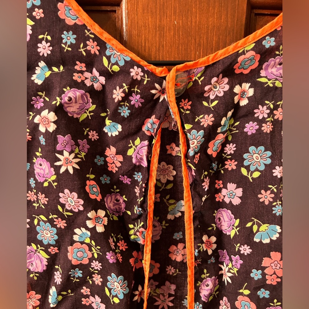 VTG Adorable Floral handmade full apron with front pocket. - Picture 7 of 8